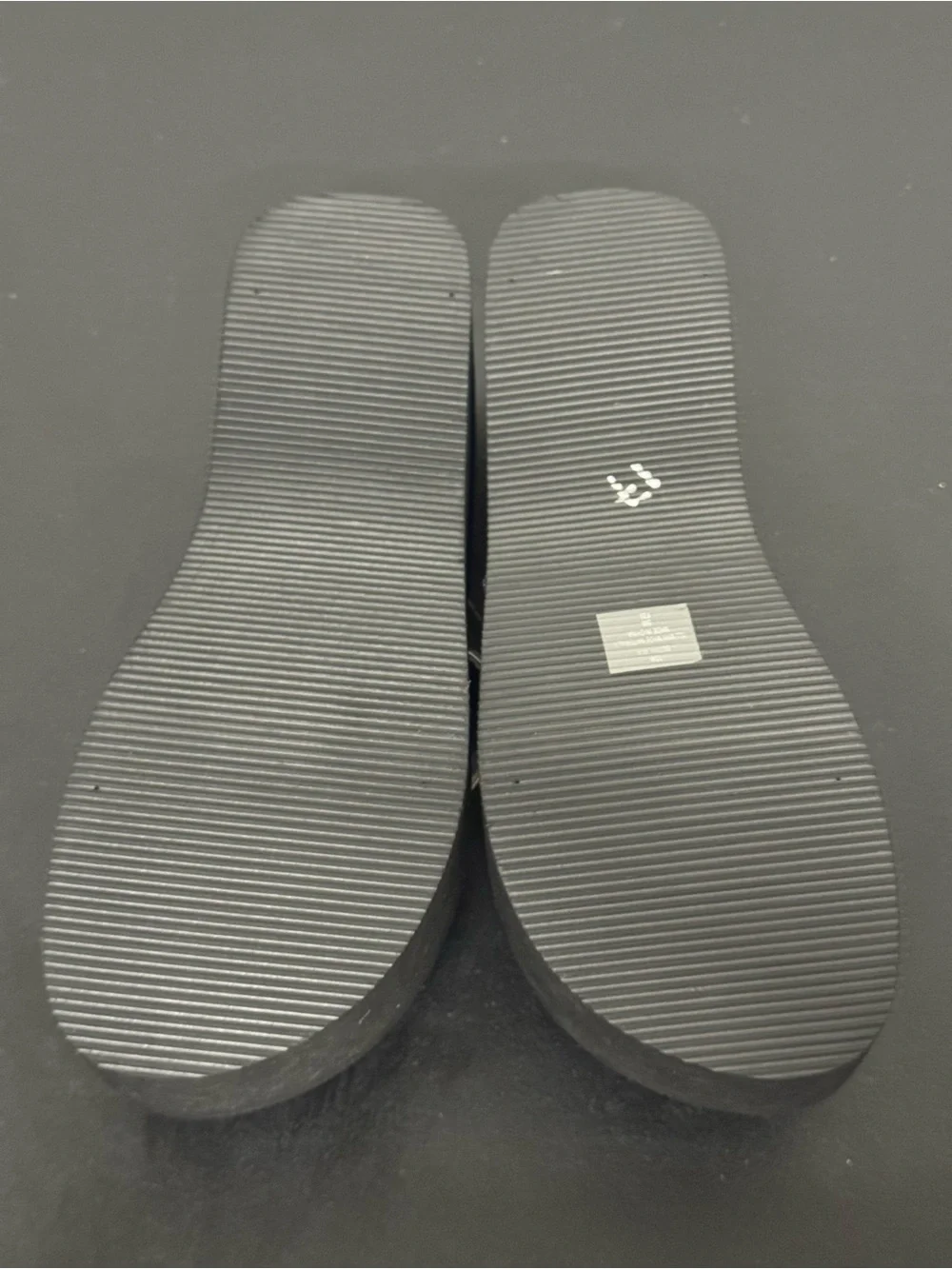 GBG Los Angeles Metallic Silver Platform Black Wedge Flip Flops Sandals